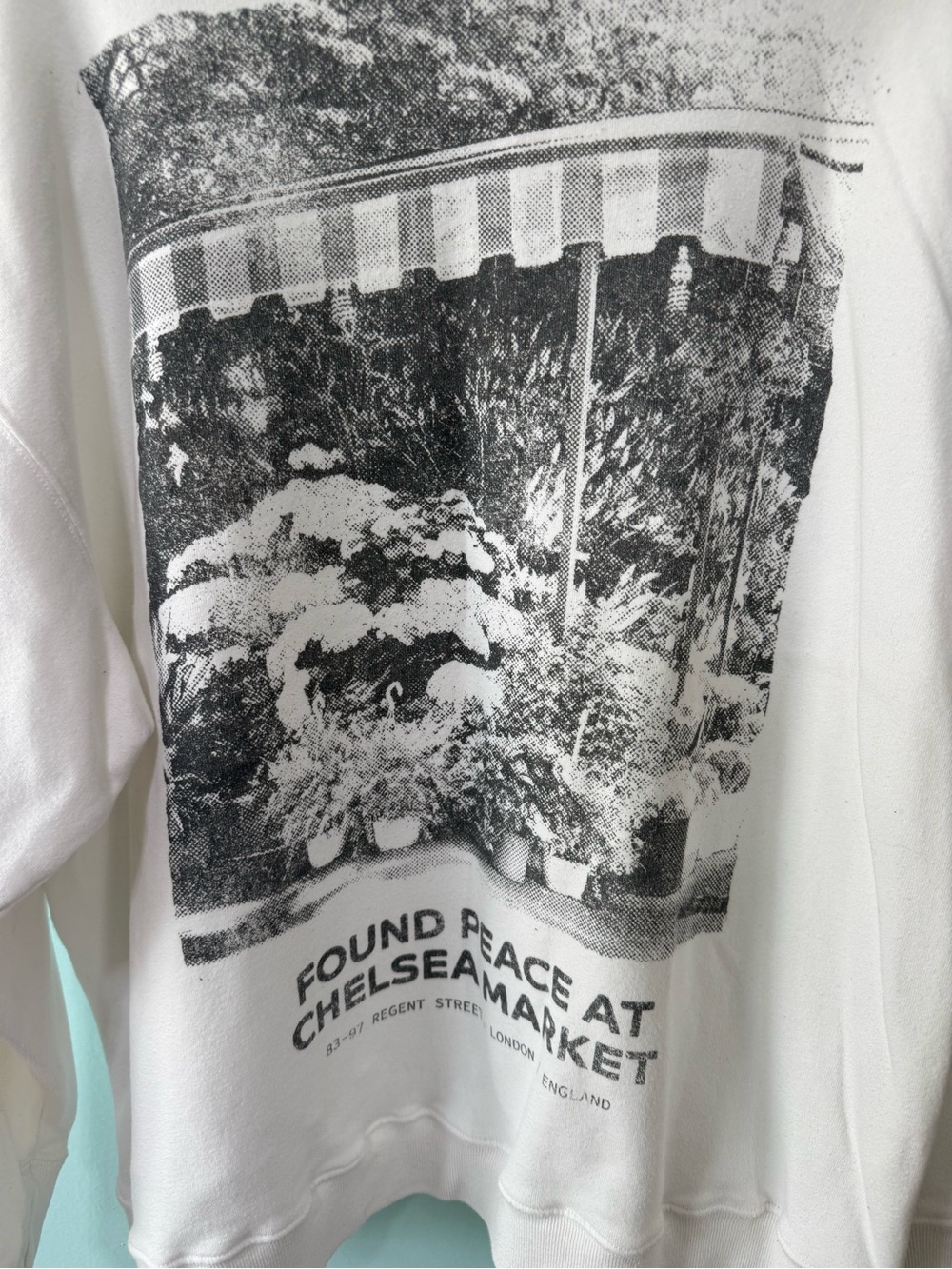 Hollister Found Peace At Chelsea Market Oversized Sweatshirt Size XL Rare - Picture 8 of 9